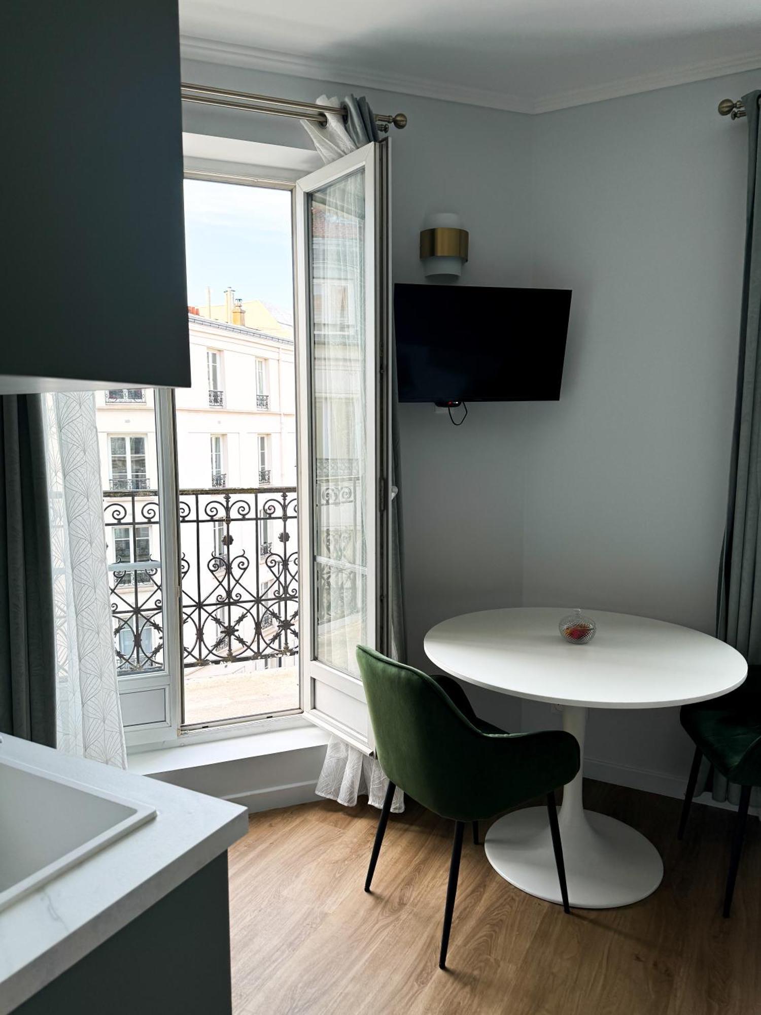 Studio De Charme Parisien Levallois-Perret Dış mekan fotoğraf